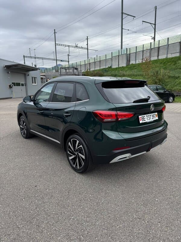 MG ZS Luxury – Seitlich hinten